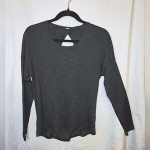 G215. Lululemon Get Set Long Sleeve in Heathered Dark Emerald - Size 8 (?)